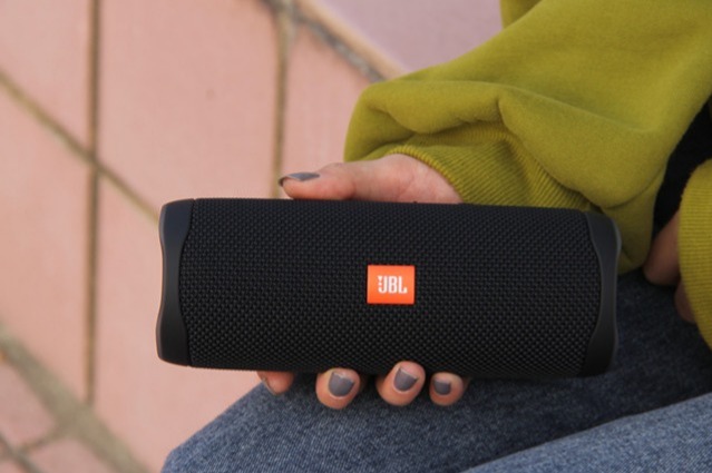 jbl flip5音箱评测：给耳朵一场真正的视听盛宴！的第3张示图