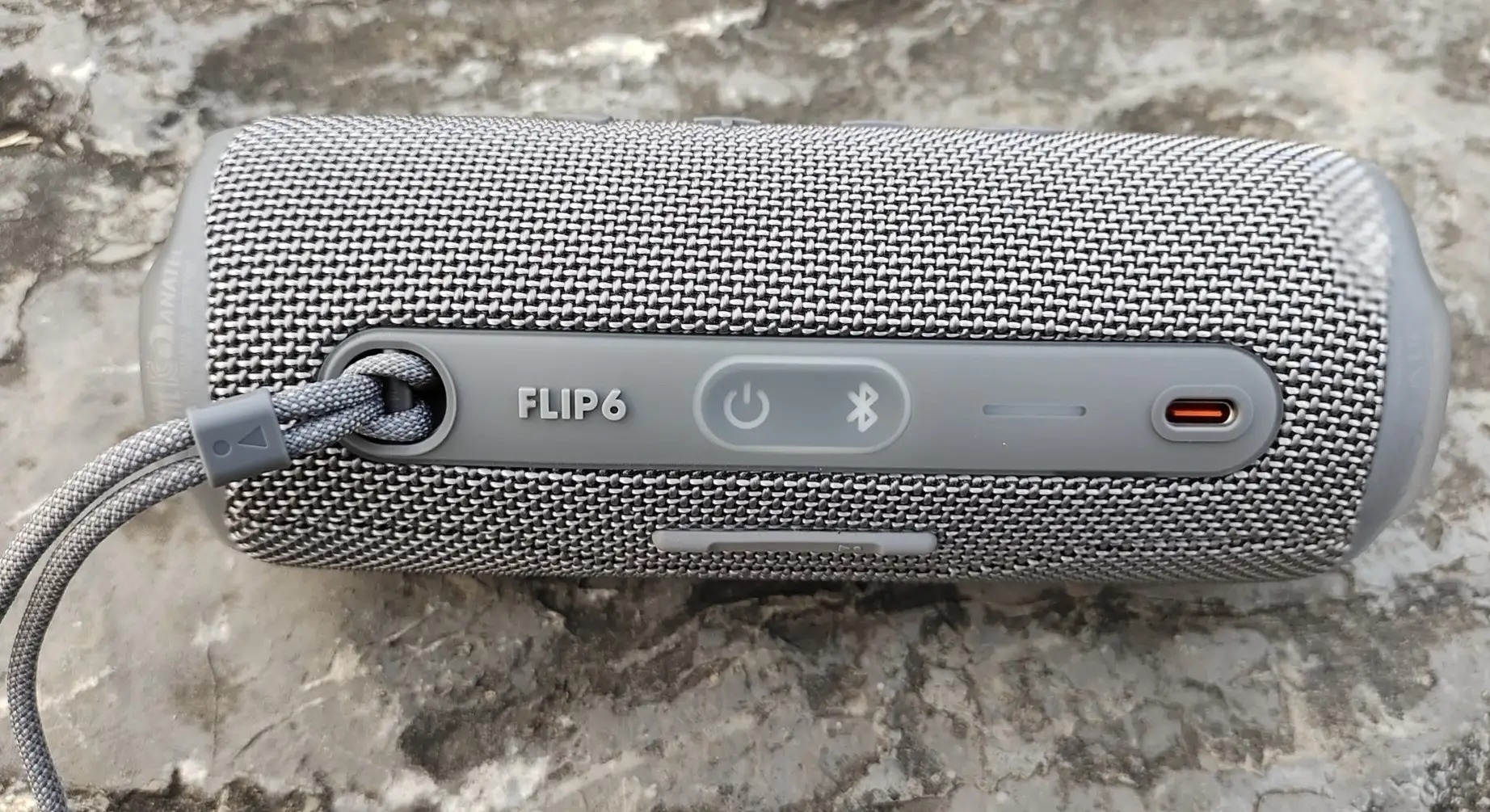 jbl flip6音箱评测：呈现你深爱经典live现场的第2张示图