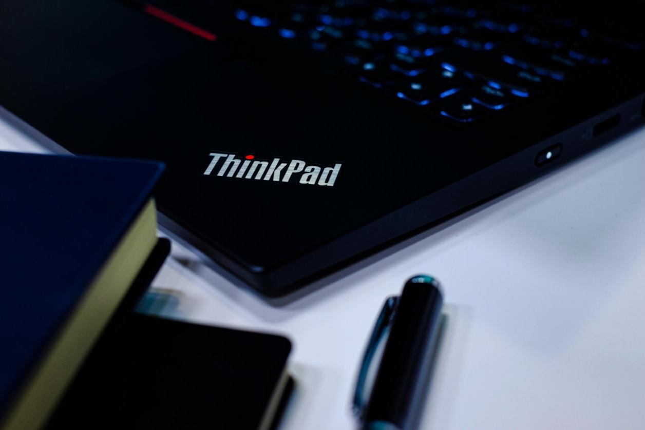 thinkpad s2轻薄笔记本——拥有轻奢商务的血统，改变职场道路的利器的第9张示图