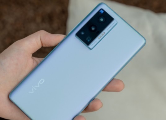 测评体验“蔡司专业影像加持”的vivo x70 pro手机各个方面表现怎么样？的第2张示图