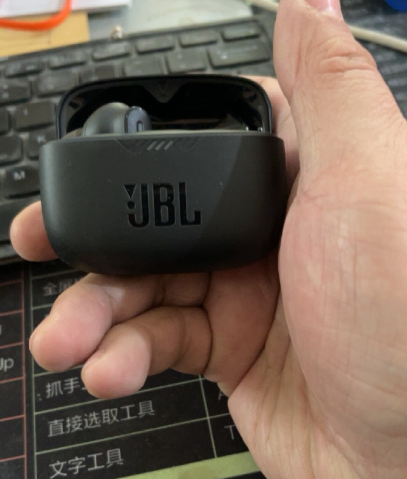 jbl t230nc tws真无线蓝牙耳机评测：大师级调音，还原音乐自然张力的第2张示图