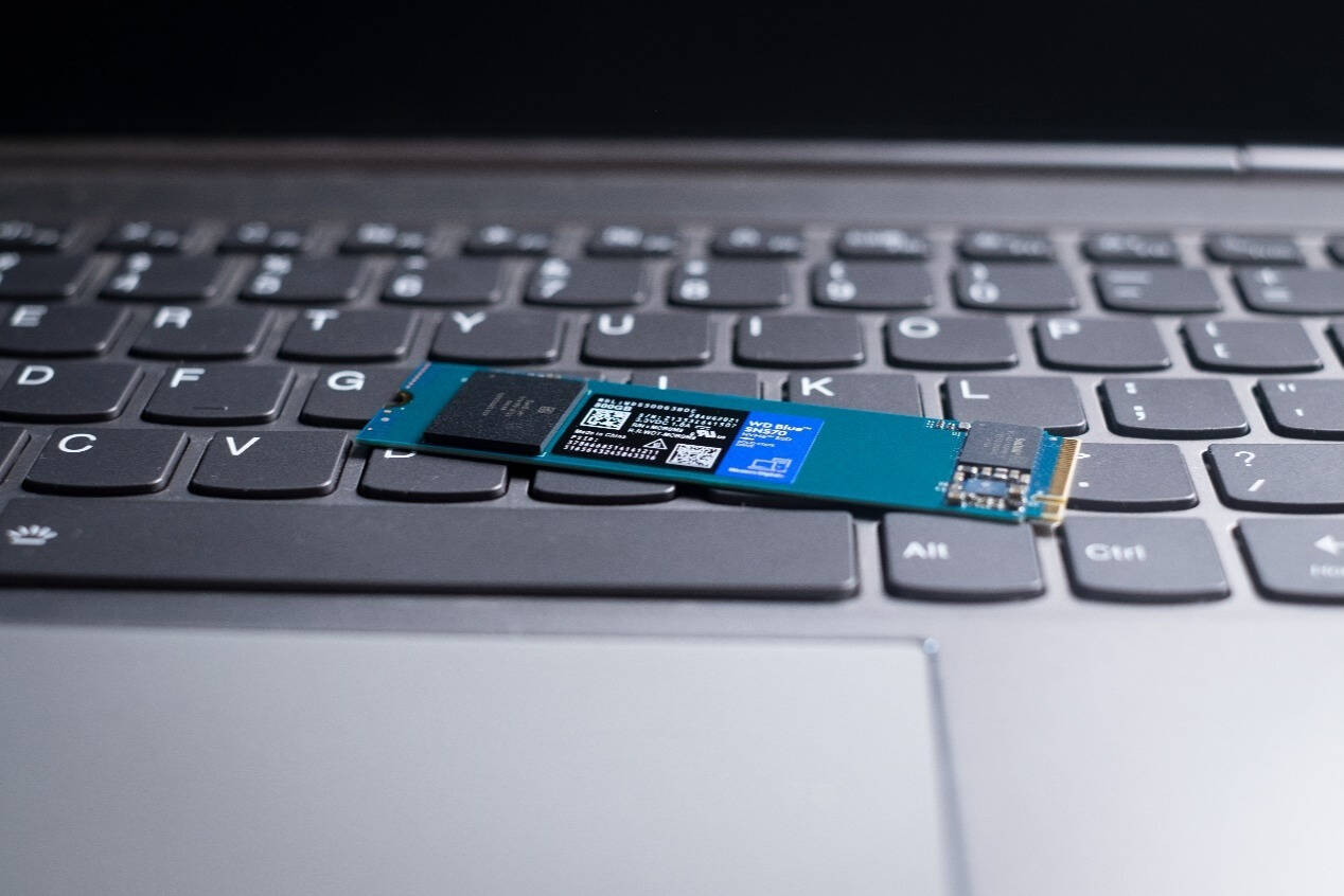 测评看看：西部数据wd blue sn570 nvme ssd固态硬盘怎么样？的第1张示图