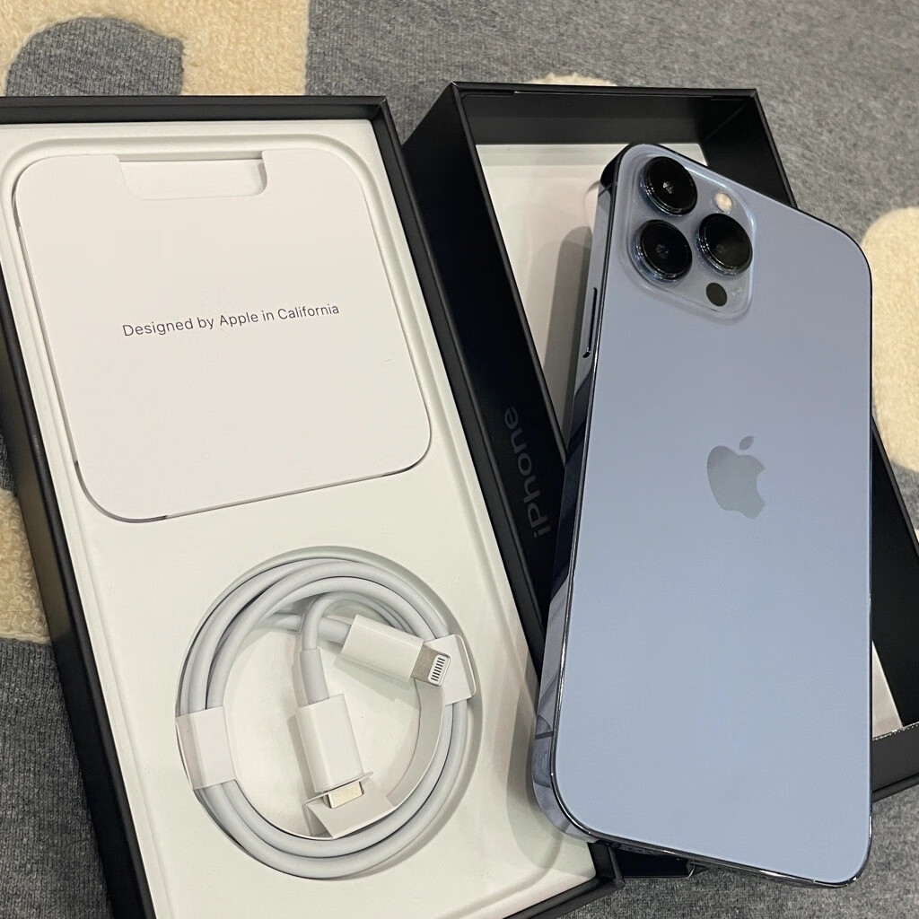 女生适合拿苹果iphone 13 pro max手机吗？会不会太笨重了？的第1张示图