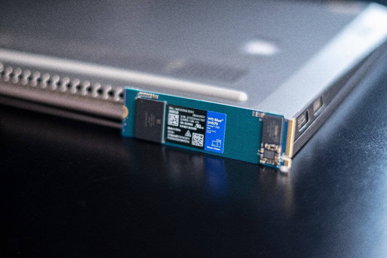 测评看看：西部数据wd blue sn570 nvme ssd固态硬盘怎么样？的第2张示图